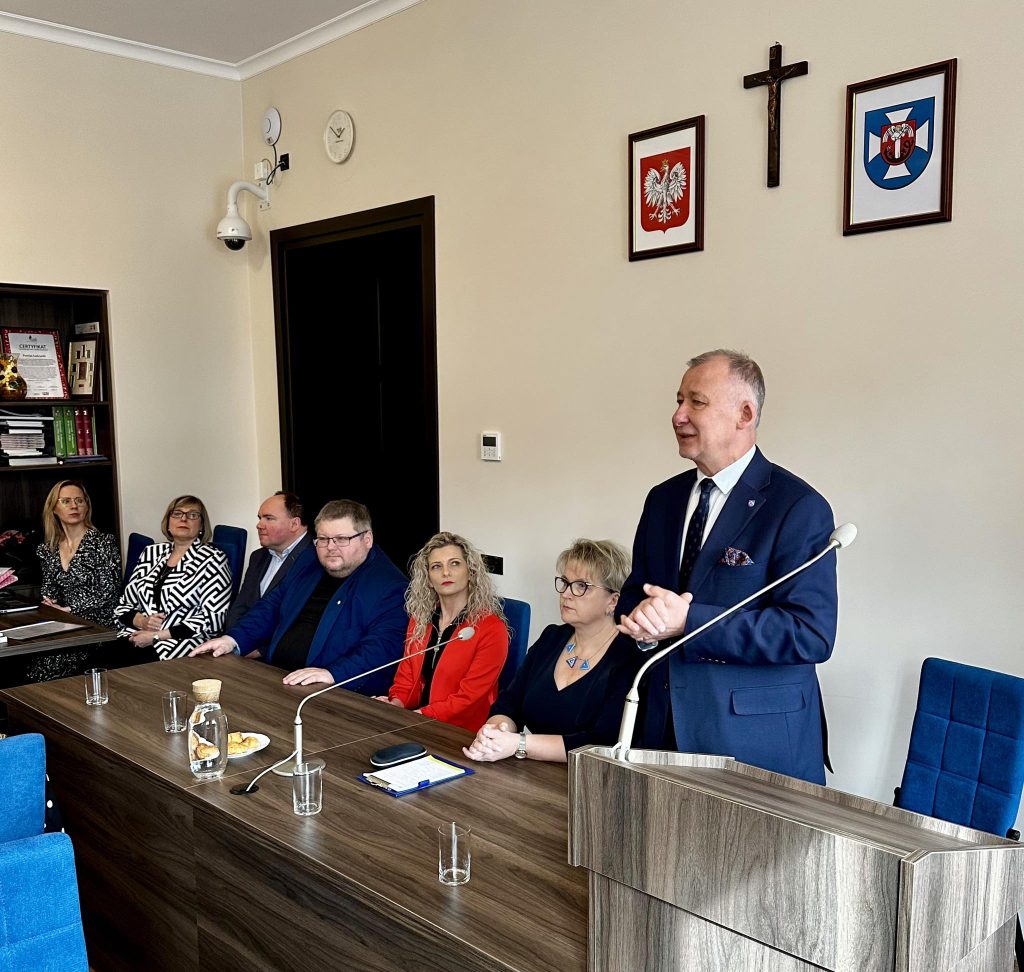 Fotorelacja z uroczystego wręczenia nagród laureatom Powiatowego Konkursu:Zawód Moich Marzeń