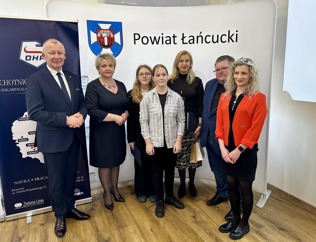 Fotorelacja z uroczystego wręczenia nagród laureatom Powiatowego Konkursu:Zawód Moich Marzeń