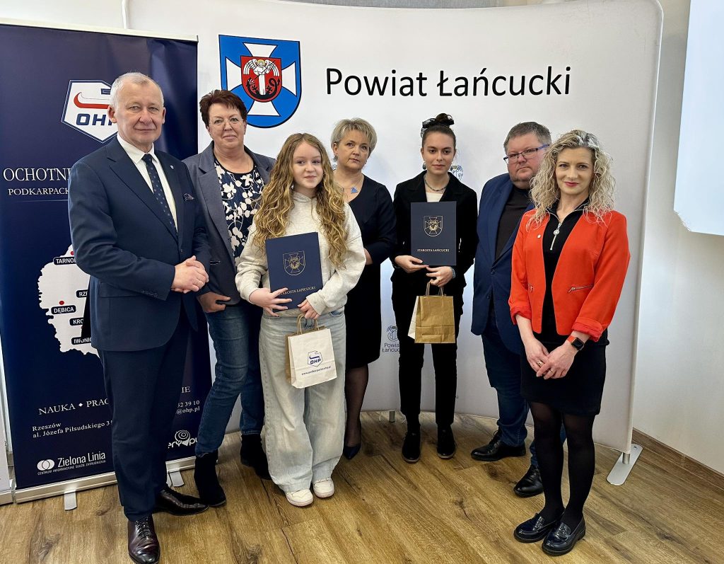 Fotorelacja z uroczystego wręczenia nagród laureatom Powiatowego Konkursu:Zawód Moich Marzeń