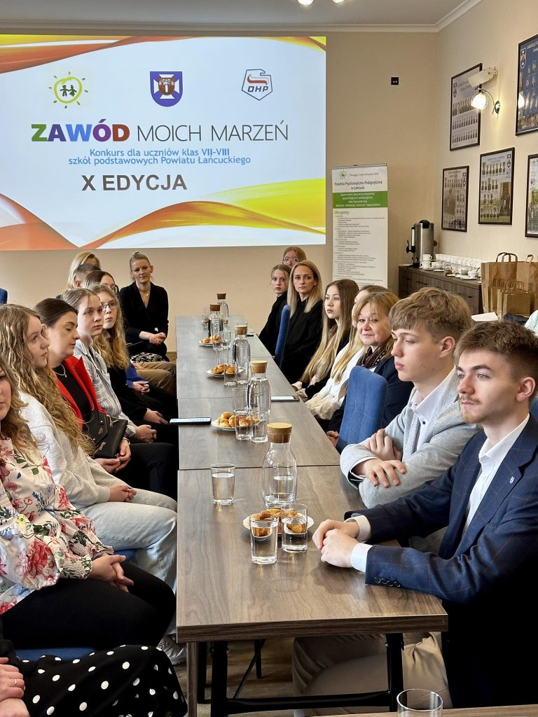 Fotorelacja z uroczystego wręczenia nagród laureatom Powiatowego Konkursu:Zawód Moich Marzeń
