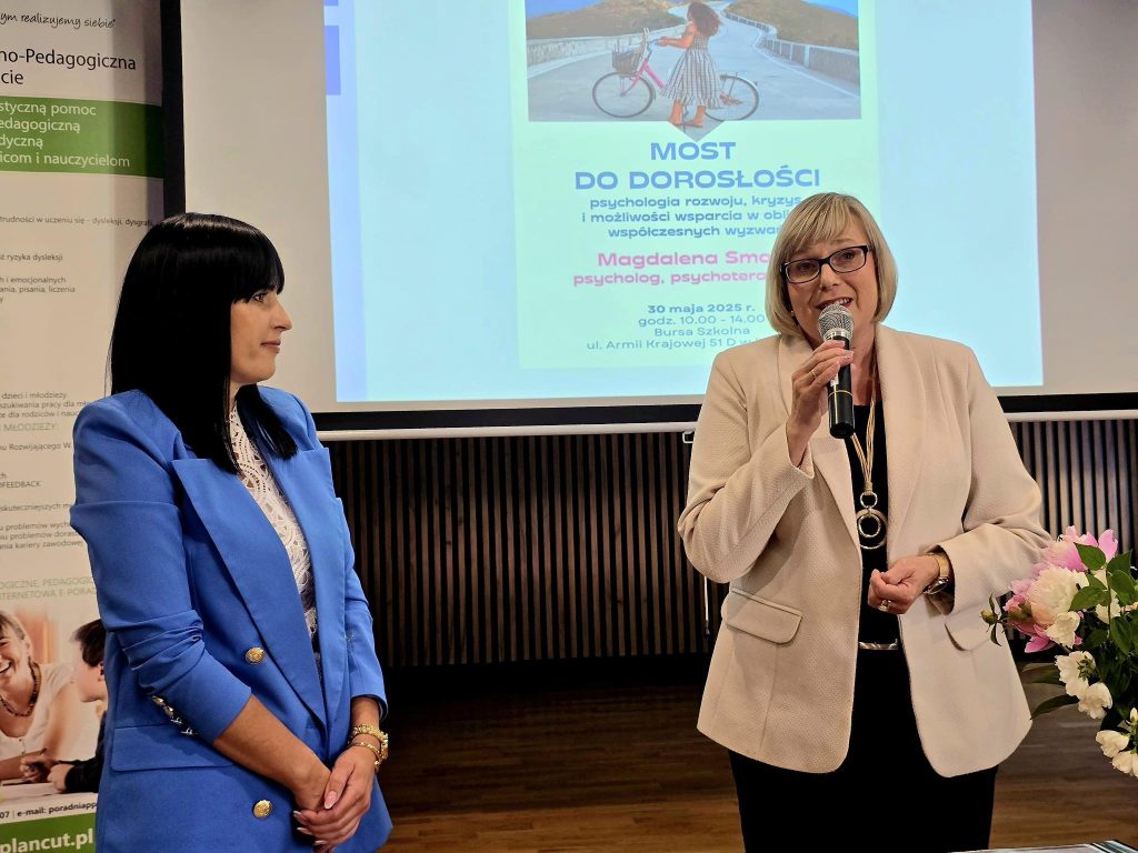 Fotorelacja z Powiatowej Konferencji Szkoleniowej na temat: Most do dorosłości. Psychologia rozwoju, kryzys i możliwości wsparcia w obliczu współczesnych wyzwań.