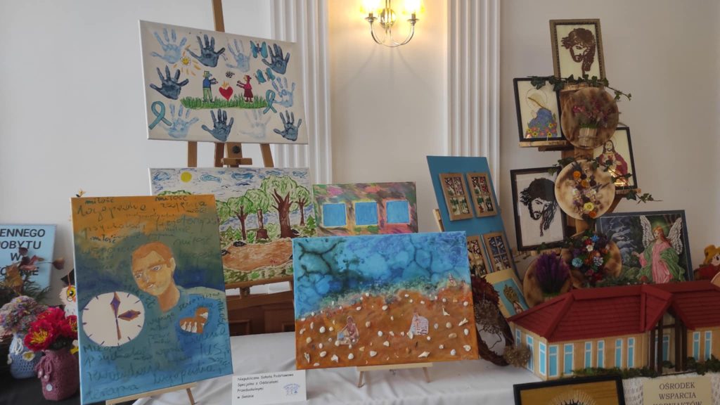 Fotorelacja z Przeglądu Twórczości Artystycznej Osób Niepełnosprawnych Powiatu Łańcuckiego