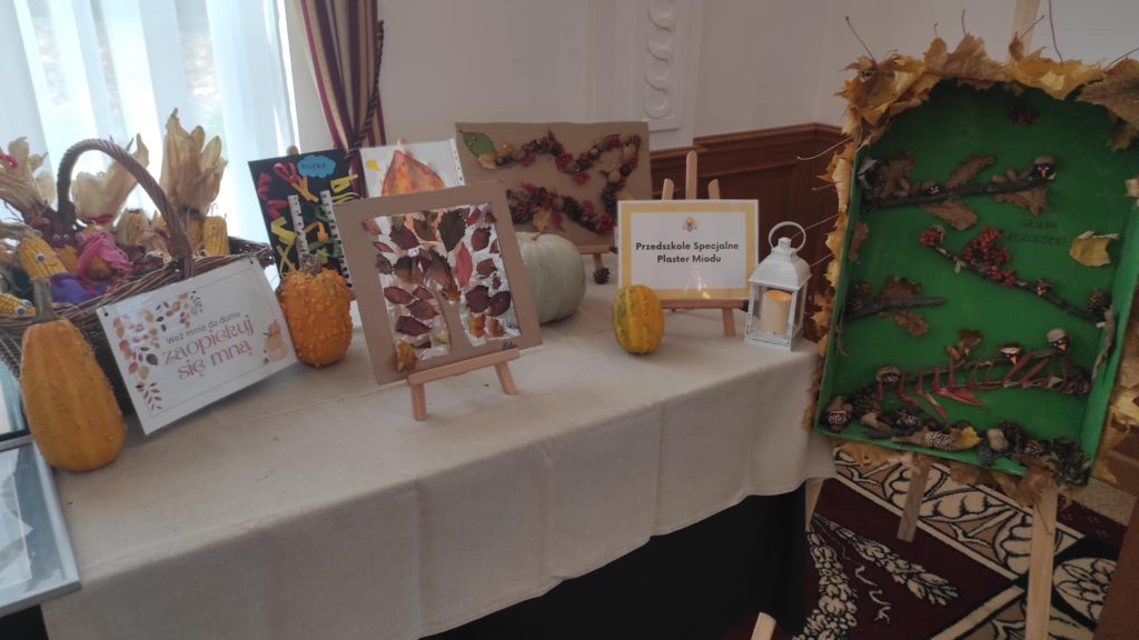 Fotorelacja z Przeglądu Twórczości Artystycznej Osób Niepełnosprawnych Powiatu Łańcuckiego