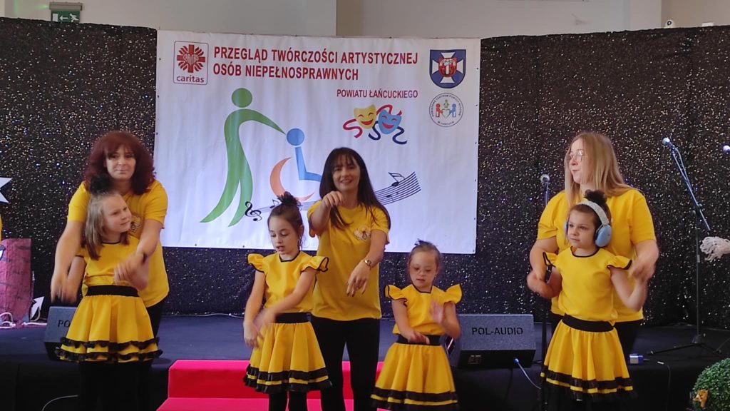 Fotorelacja z Przeglądu Twórczości Artystycznej Osób Niepełnosprawnych Powiatu Łańcuckiego
