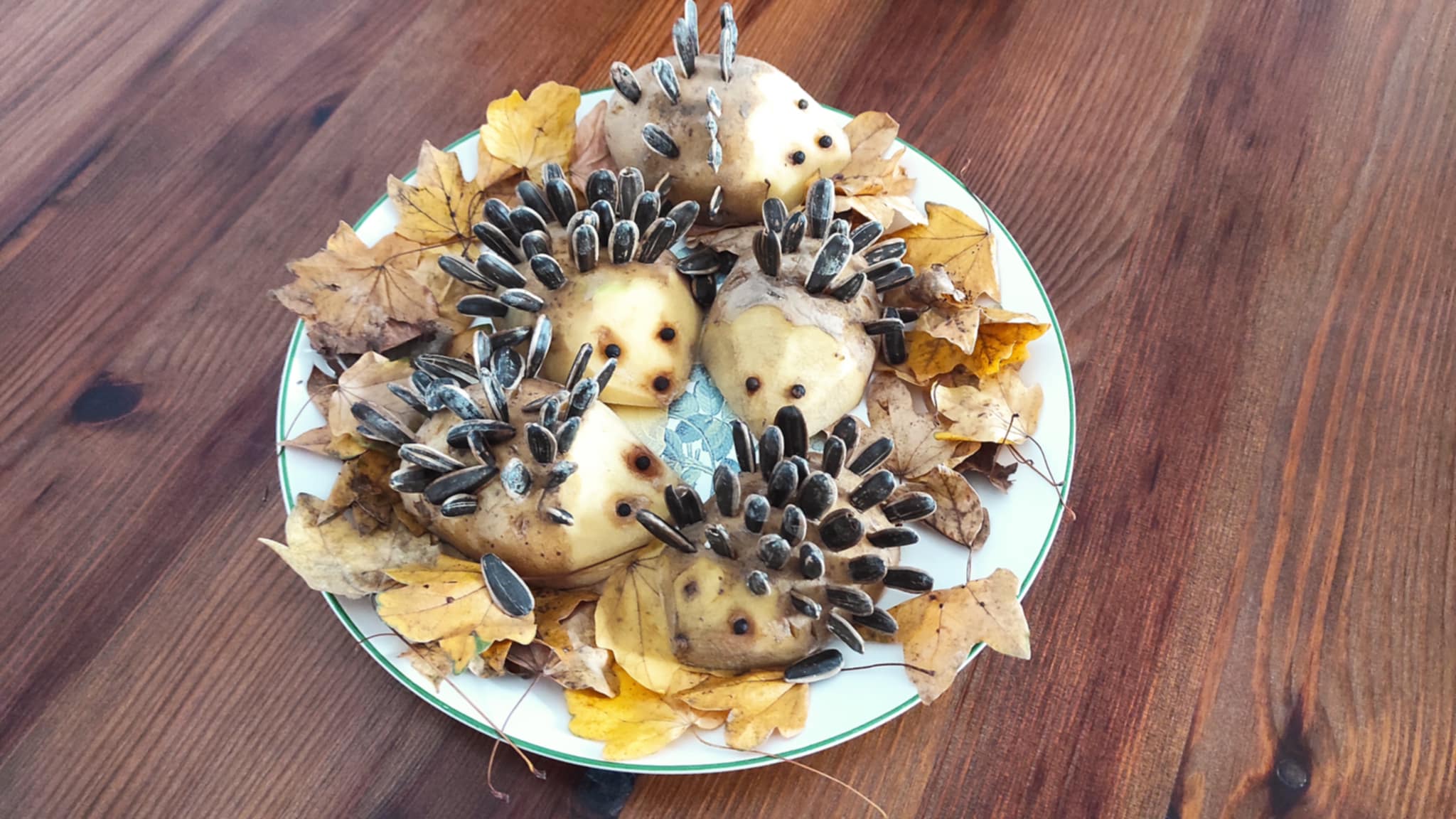 Zdjęcie przedstawiające Prace uczniów wykonane podczas terapii ręki