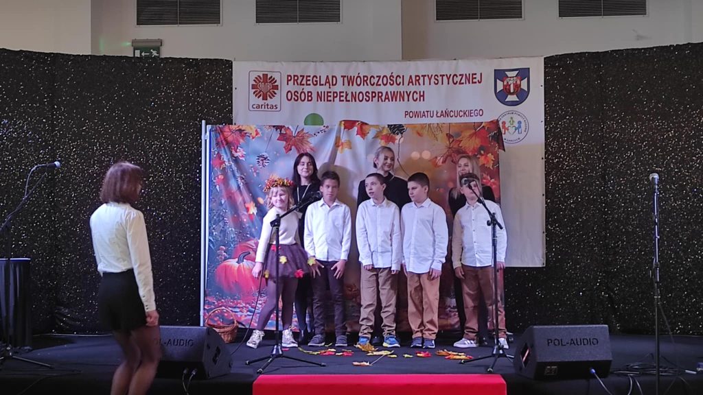 Fotorelacja z Przeglądu Twórczości Artystycznej Osób Niepełnosprawnych Powiatu Łańcuckiego