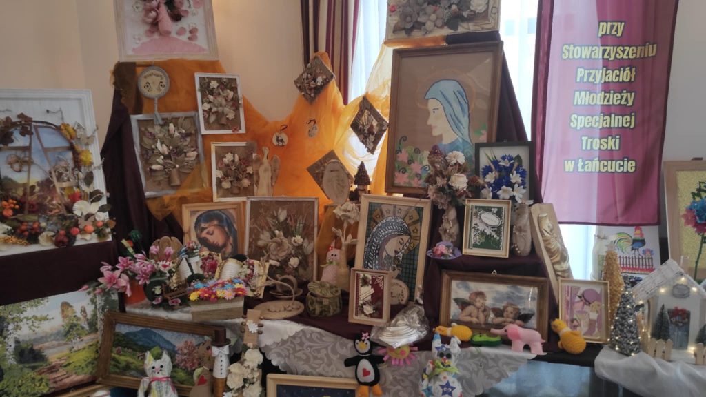 Fotorelacja z Przeglądu Twórczości Artystycznej Osób Niepełnosprawnych Powiatu Łańcuckiego