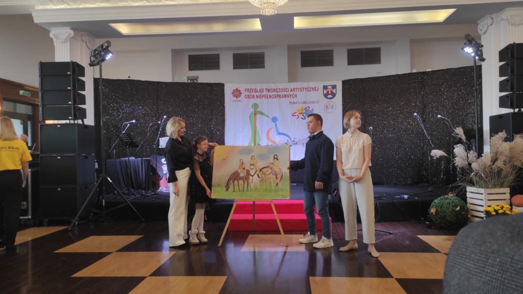 Fotorelacja z Przeglądu Twórczości Artystycznej Osób Niepełnosprawnych Powiatu Łańcuckiego
