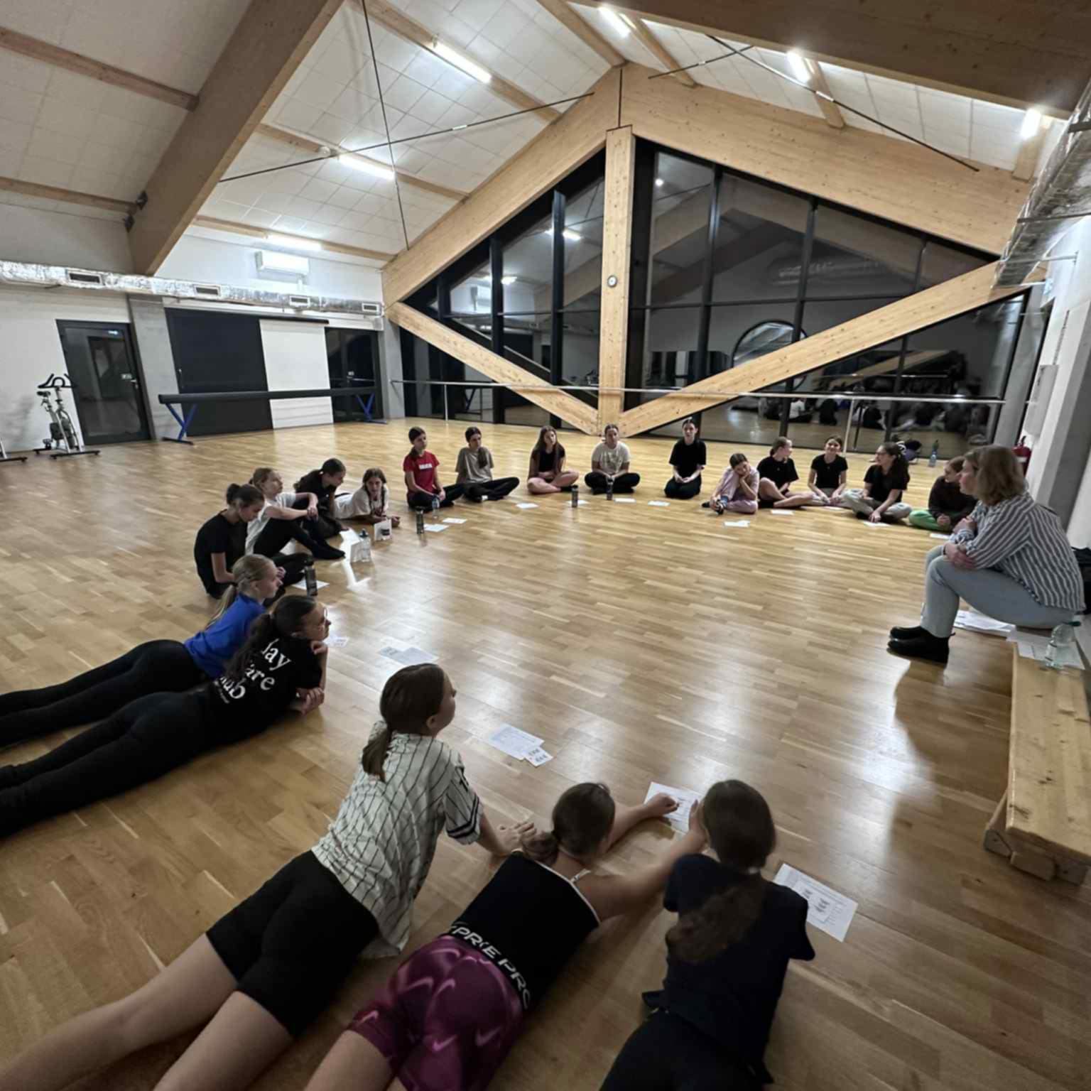 Zdjęcie tancerek biorących udział w warsztatach