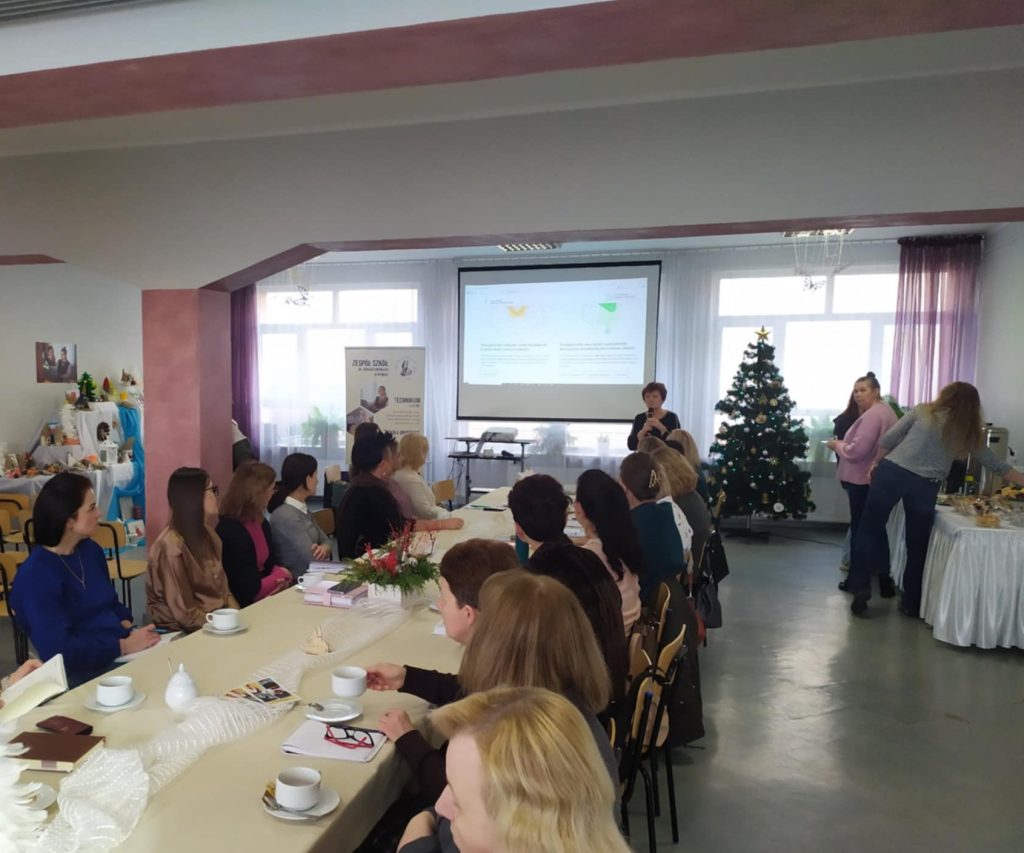 Zdjęcie przedstawiające przebieg spotkania szkoleniowego dla specjalistów