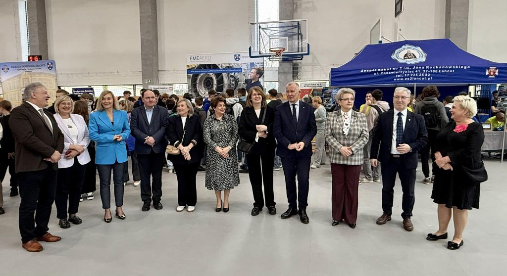 Kurator Województwa Podkarpackiego oraz Starosta, Wicestarosta, Wójt Gminy Łańcut, Dyrektorzy Szkół, Poradni podczas Tragów Edukacyjnych