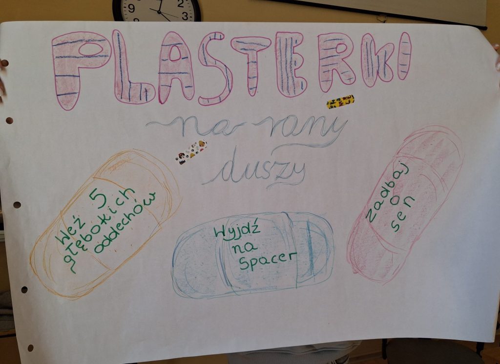 Plakat młodzieży na warsztatach o zdrowiu psychicznym