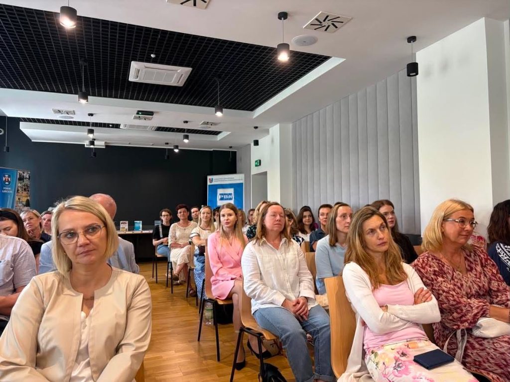 Uczestnicy konferencji: W pułapce cyberświata - dzieci i młodzież w Internecie