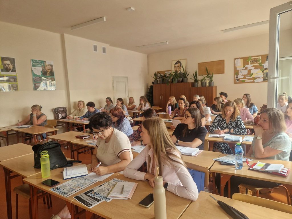 Pedagodzy i psycholodzy szkolni podczas spotkania szkoleniowego w PPP Łańcut