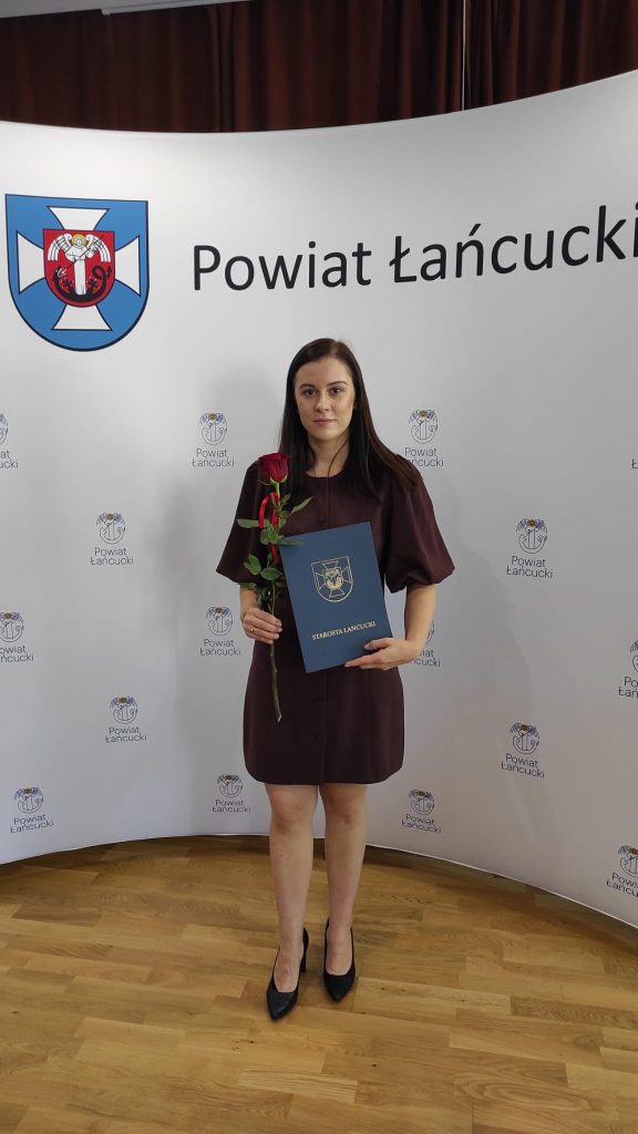 Adrianna Dzień - podczas wręczenia stopnia awansu na nauczyciela mianowanego