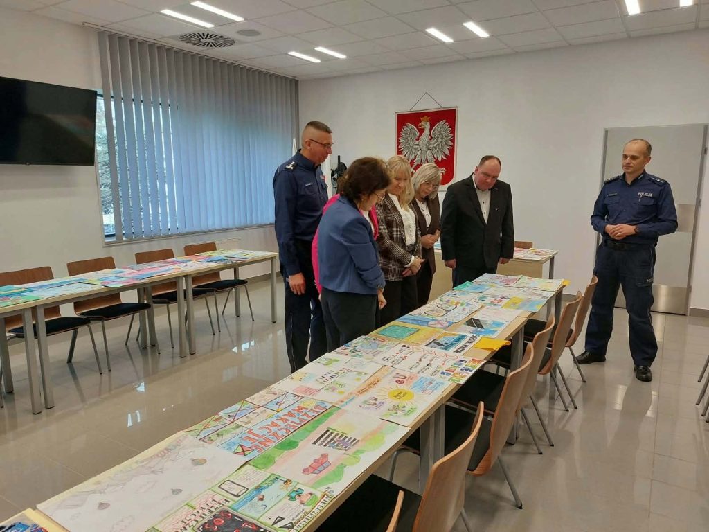 Jury Konkursu w PKP w Łańcucie "Bezpieczne wakacje"